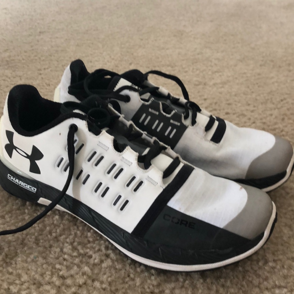 Under Armour Sneakers